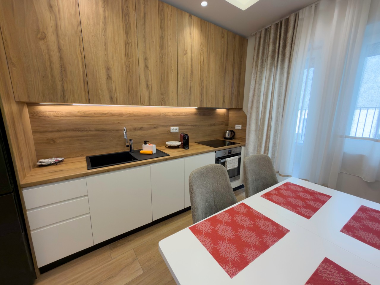 Cucina su misura dell'Appartamento 2, ristrutturazione Villa Hajdi a Merano - Gino Bau