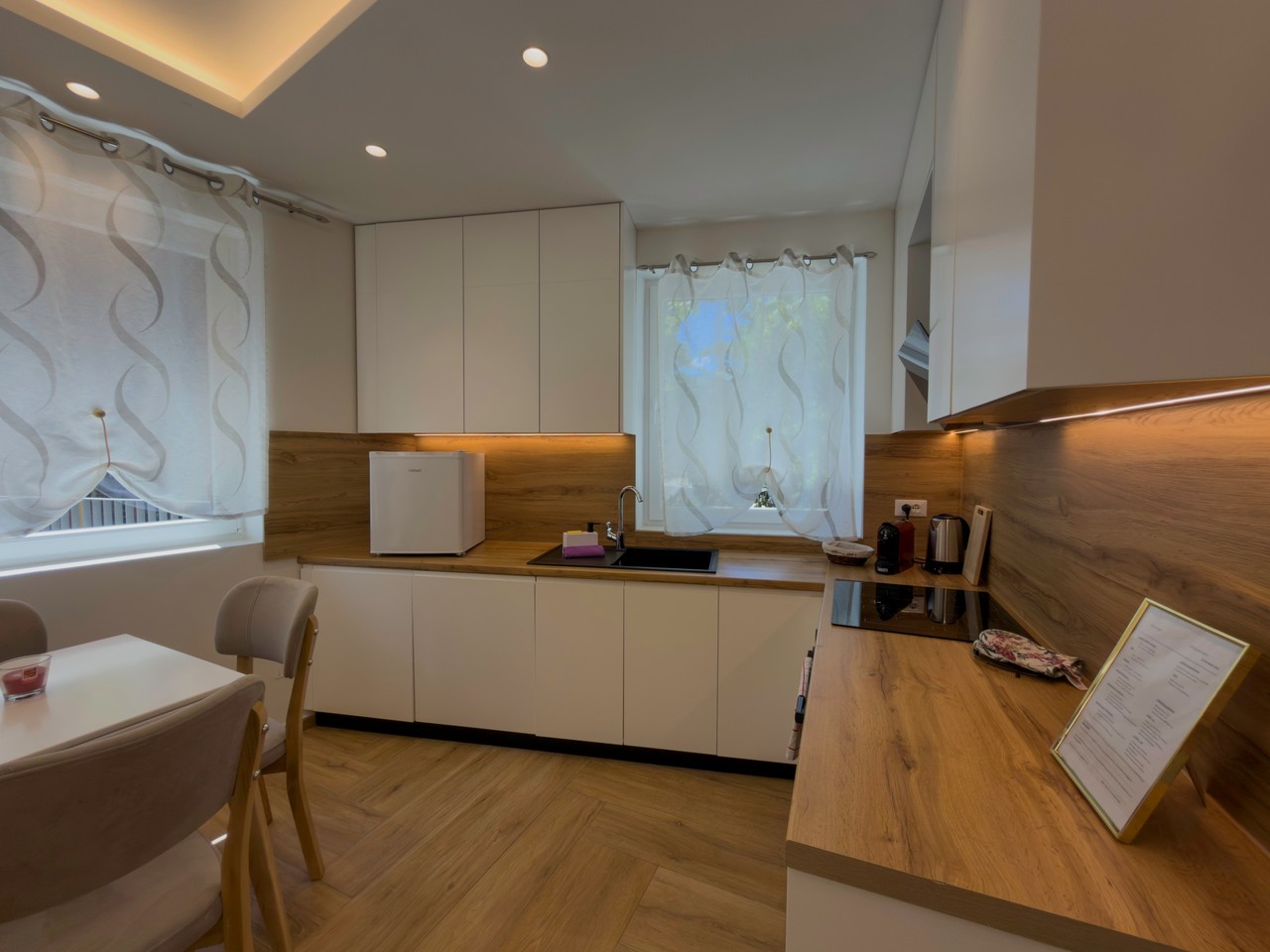 Cucina su misura dell'Appartamento 3, ristrutturazione Villa Hajdi a Merano - Gino Bau