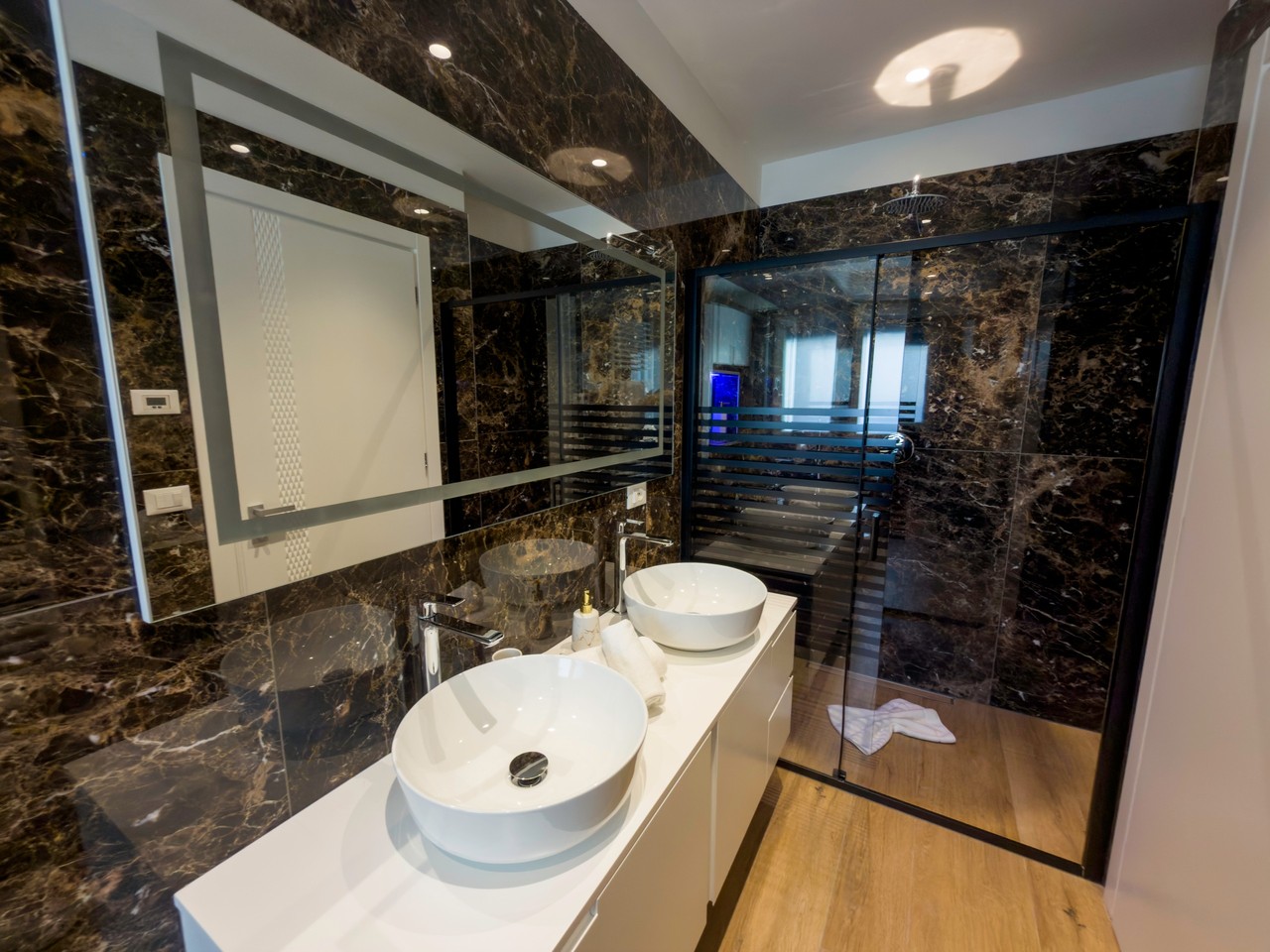 Bagno dell'Appartamento 4, ristrutturazione Villa Hajdi a Merano - Gino Bau